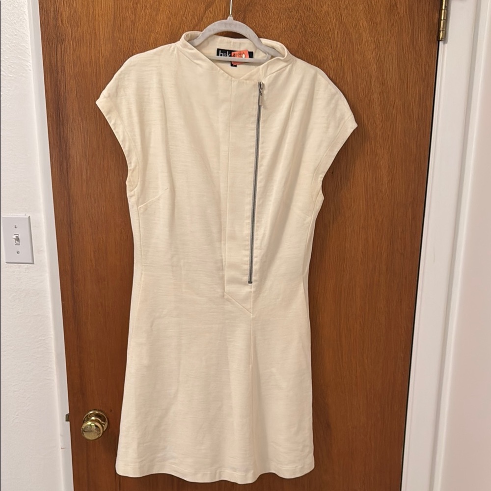 Chic Cream Mini Dress with Zipper Detail
